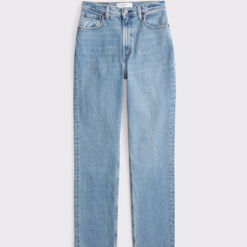 COPY - Abercrombie Curve Love Ultra High Rise 90s Straight Medium Light Blue Je…
